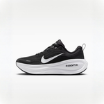 Vomero Plus Black White